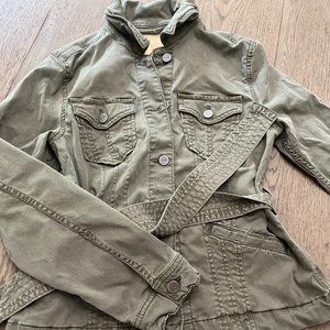 PAIGE DENIM- KIMBER PACEY SHACKET SELF BELT - VINTAGE IVY GREEN